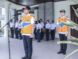 Wujudkan Kondusifitas Wilayah, Sekda Badung Pimpin Apel Gelar Pasukan Jelang Nataru