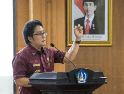 Salurkan Dana Stimulan Bencana Sebesar Rp 5,3 Miliar, Bupati Badung : Realisasikan Kebijakan Politik Anggaran