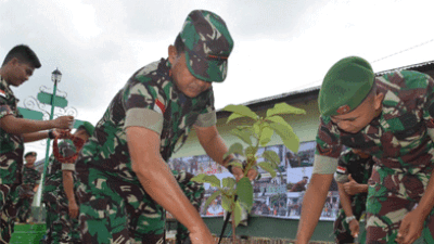Tanam Pohon Kelengkeng di Kodim 1201/Mempawah, Ini Pesan Danrem 121/Abw Brigjen TNI Pribadi Jatmiko