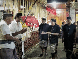 Jelang Pelebon Almarhum I Gusti Ngurah Alit Yudha, Bupati Badung Melayat ke Puri Carangsari