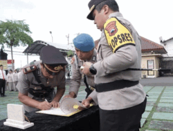 Kapolres Purworejo AKBP Muhammad Purbaja Pimpin Sertijab Kapolsek Butuh