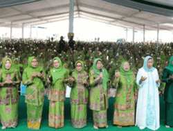 Gubernur Jawa Timur Hadiri Pelantikan PC dan PAC Muslimat NU di Jombang