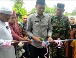 Camat Kahu Bone Sulsel Resmikan Masjid Al-Amin Desa Labuaja