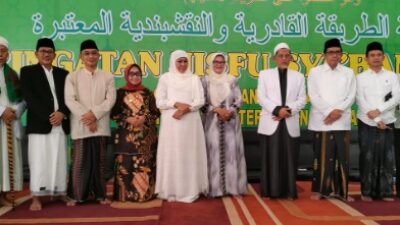 Gubernur Jawa Timur Hadiri Peringatan Nisfu Sya’ban di Ponpes Darul Ulum