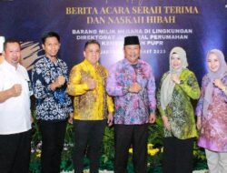 Pj Bupati Batola Tanda Tangani Berita Acara Serah Terima Hibah Sejumlah Jalan dari Kementerian PUPR