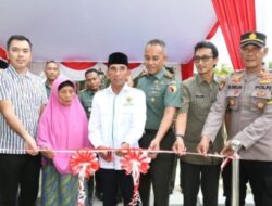 Dandim 0812/Lamongan Letkol Kav Endi Siswanto Yusuf Serahkan Kunci Renovasi Pembangunan RTLH