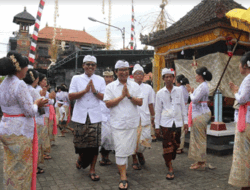 Sekda Badung Apresiasi Pelaksanaan Yadnya Piodalan di Pura Puseh Bonbiyu, Desa Angantaka