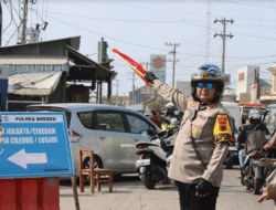 Puncak Kepadatan Arus Balik, Polres Brebes Lakukan Rekayasa Lalu Lintas di Jalur Tengah dan Selatan