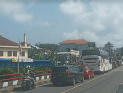 Upaya Kepolisian Antisipasi Arus Balik di Jalan Lingkar Bumiayu, Brebes