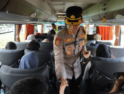 Balik Mudik Gratis Jurusan Batu – Jakarta Diberangkatkan Kapolres AKBP Oskar Syamsuddin