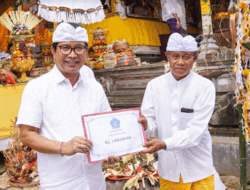 Serahkan Dana Aci dari Pemkab Badung Rp 1 Miliar, Sekda Hadiri Puncak Karya Pura Luhur Pucak Gegelang