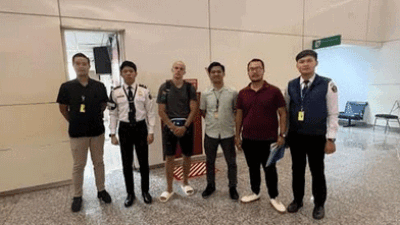Viral, Berfoto Tidak Senonoh di Gunung Agung, WNA Asal Rusia Dideportasi