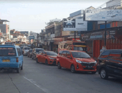 Kepadatan Arus Lalu Lintas Meningkat dari Jakarta Memasuki Jalur Lingkar Bumiayu, Brebes