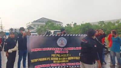 Dinilai Timbulkan Polusi Udara, Perusahaan Pakan Ternak Lamongan Didemo