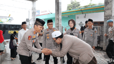 Safari Ramadhan Polres Batu Berikan Santunan di Ponpes Darus Sholihin