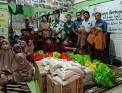 Jelang Idul Fitri, PWI Sidoarjo Santuni Puluhan Anak Yatim di Desa Kemiri