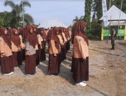 Pembinaan Karakter dan Disiplin Sejak Dini, Babinsa Latih PBB di SMK NU 2 Kedungpring, Lamongan