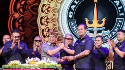 Sekda Badung Adi Arnawa Hadiri HUT ke-19 Baladika Bali di Gedung Balai Budaya Giri Nata Mandala