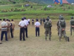 Kepala Distrik Kiwirok Laksanakan Apel Gabungan, Pelayanan ke Masyarakat Beroperasi Lagi