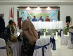 Ketua Asosiasi Kades Kecamatan Duduksampeyan Berikan Penyuluhan Hukum serta Penggunaan Keuangan