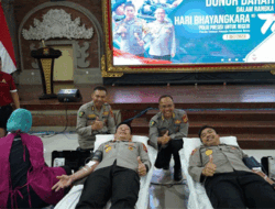 Personel Polda Bali Ikuti Donor Darah Dalam Rangka Hari Bhayangkara ke 77