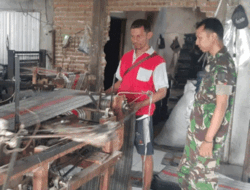 Demi Mendengar Keluh Kesah Warganya, Babinsa Koramil 0812/04 Tikung Laksanakan Komsos