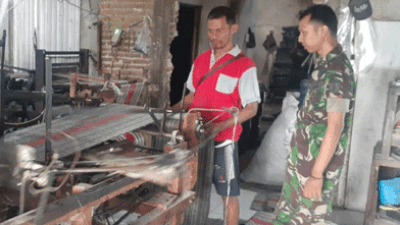 Demi Mendengar Keluh Kesah Warganya, Babinsa Koramil 0812/04 Tikung Laksanakan Komsos