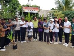 Pemkab Badung Serahkan Bantuan 4.900 Bibit Tanaman Buah