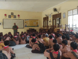 Babinsa Koramil 0812/23 Solokuro, Lamongan Bina Pramuka Siswa MTS Nabaul Ulum