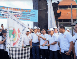 Sekda Badung Adi Arnawa Lepas Jalan Santai Hari Koperasi ke-76