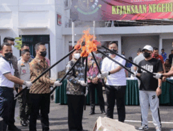 Pemkab dan Kejari Lampung Utara Musnahkan Barang Bukti Tindak Pidana