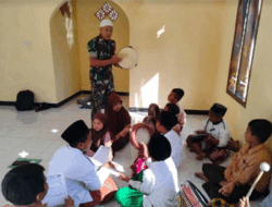 Latih Hadrah dan Berikan Wawasan Kebangsaan, Babinsa Koramil 0812/07 Bluluk Tumbuhkan Jiwa Nasionalisme