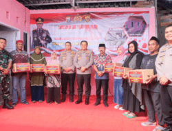 Hari Bhayangkara ke 77, Polda Sulsel Serahkan Bantuan Bedah Rumah ke Anggota