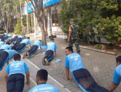 Babinsa Koramil 0816/18 Sedati Berikan Materi PBB Siswa SMK Senopati