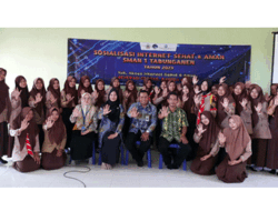 Edukasi Internet Sehat dan Stunting, Diskominfo Batola Sosialisasi ke Para Pelajar di Tabunganen