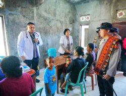 Kapolri Sigit Gelar Bakti Sosial untuk Warga Palue NTT