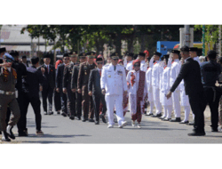 Pj Bupati Barito Kuala Serahkan Tali Asih kepada Legiun dan Janda Veteran