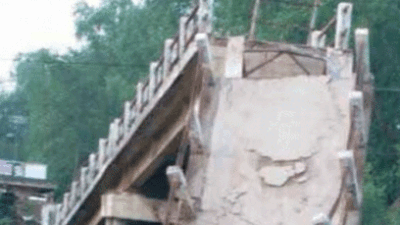 Jembatan Patah Ditabrak Ponton, Masyarakat Markati Jaya, Banyuasin Minta Segera Diperbaiki