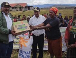 Warga Papua Terdampak Kekeringan, Kapolri Salurkan 264,7 Ton Beras dan 1.500 Sembako