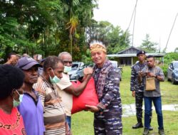 Wadan Pasmar 3 Ikut Baksos dan Bakes Altar 89 di Kampung Jeflio Sorong