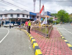 Tugu Harmoni Award Hancur Tertabrak Truk