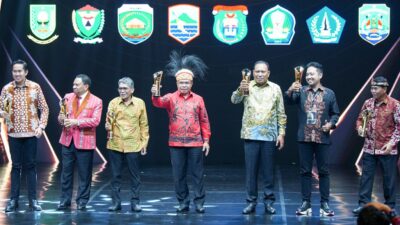 Bupati Giri Prasta Terima Penghargaan Indonesia Awards 2023