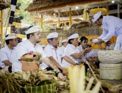 Bupati Giri Prasta Hadiri Upacara Melaspas Pura Kahyangan, Desa dan Puseh Desa Adat Samuan