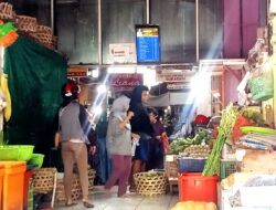 Pasar di Surabaya Dipasangi Monitor Info Harga Bahan Pokok