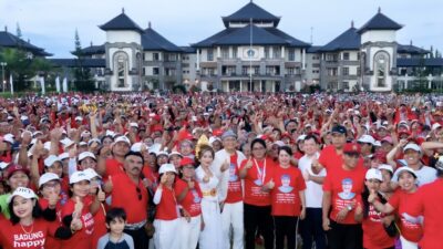 Lansia Tertawa Cetak Rekor MURI, Giri Prasta: Lansia Sehat, Badung Kuat