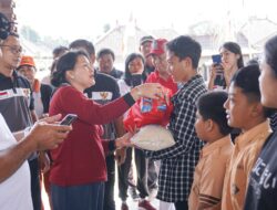 Seniasih Giri Prasta Serahkan Bantuan untuk Lansia dan Anak Yatim Piatu