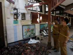 Pasca Terbakarnya SDN Dr. Soetomo V, Pemkot Surabaya Alihkan Pembelajaran via Daring