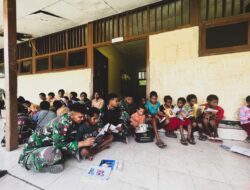 Cerianya Anak-anak Perbatasan Papua Disambangi Perpus Keliling Satgas Yonif 122/TS