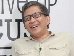 Rocky Gerung Diperiksa Bareskrim Polri Hari Ini