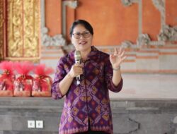 Nyonya Seniasih Giri Prasta Hadiri Pengabdian Masyarakat di Desa Sembung